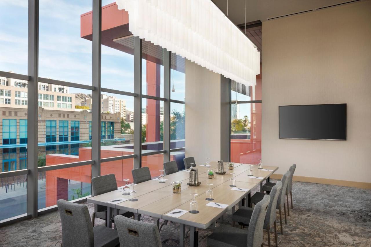 The Westin Tempe Hotel Exterior photo